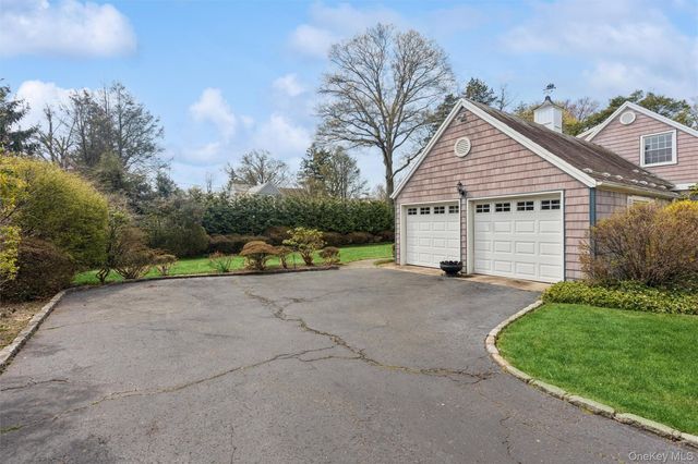 89 Country Club Drive, Port Washington, NY 11050