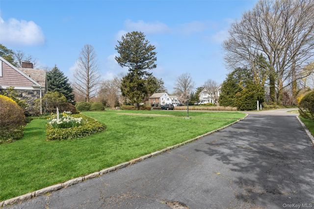 89 Country Club Drive, Port Washington, NY 11050