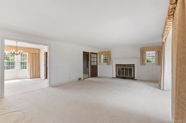 89 Country Club Drive, Port Washington, NY 11050
