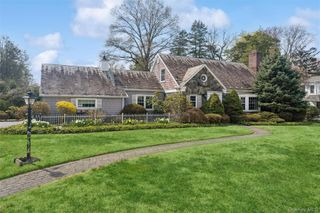 89 Country Club Drive, Port Washington, NY 11050