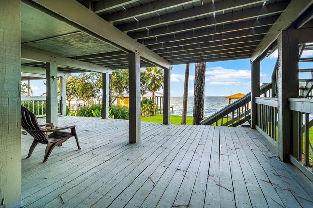 166 Bridgelanding, Onalaska, TX 77360