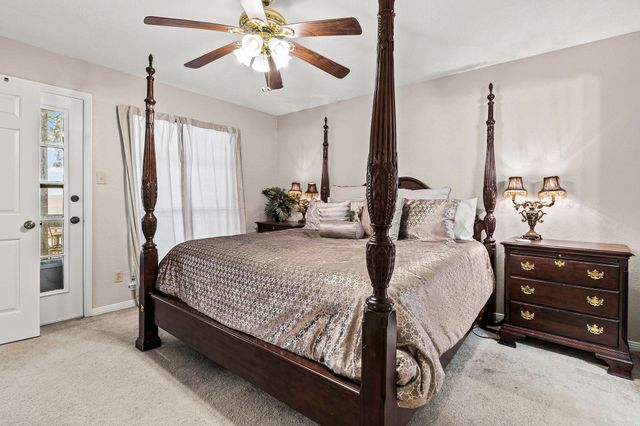 166 Bridgelanding, Onalaska, TX 77360