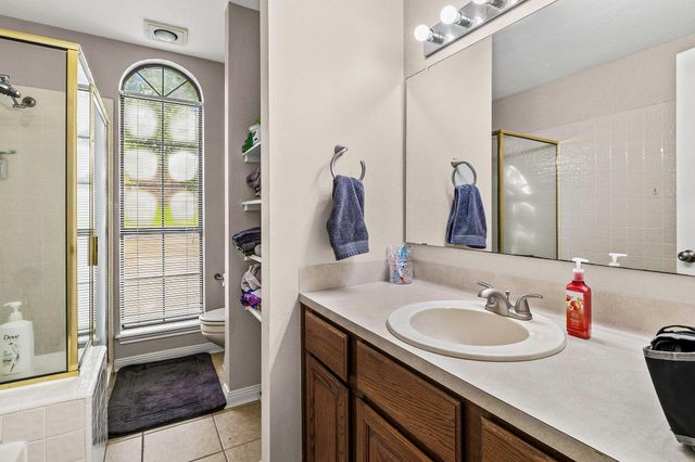 166 Bridgelanding, Onalaska, TX 77360