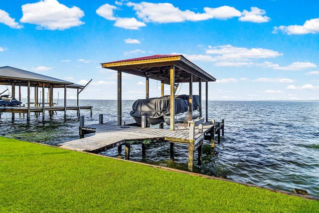166 Bridgelanding, Onalaska, TX 77360