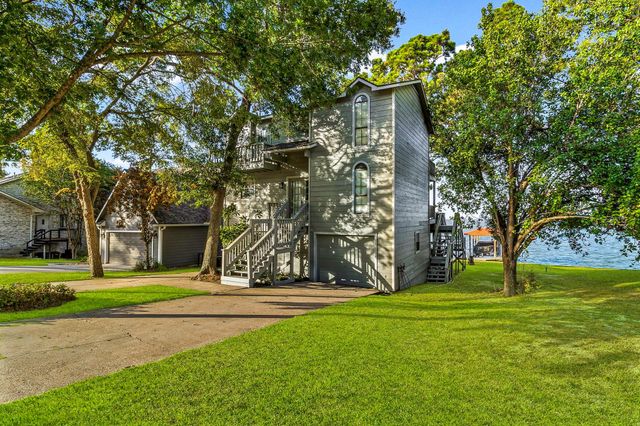166 Bridgelanding, Onalaska, TX 77360
