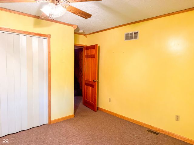 9531 E Tiki Drive, Rockville, IN 47872