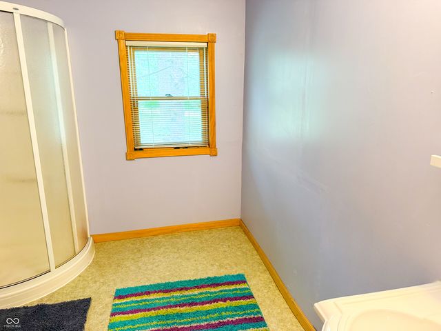 9531 E Tiki Drive, Rockville, IN 47872