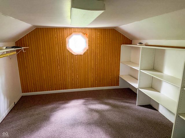9531 E Tiki Drive, Rockville, IN 47872