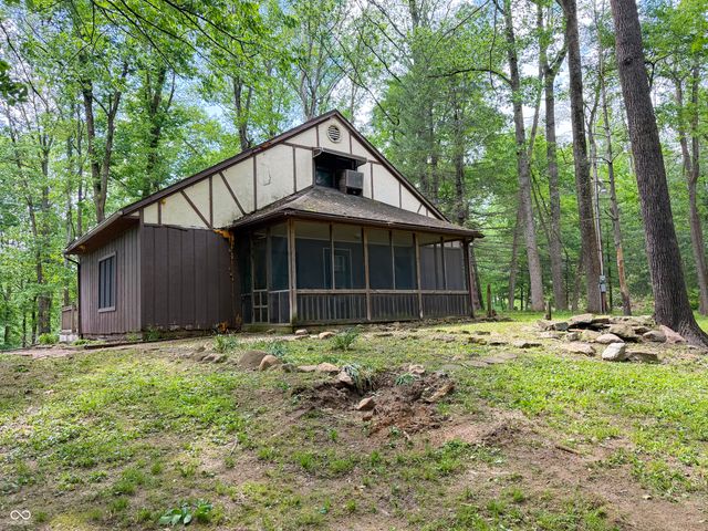 9531 E Tiki Drive, Rockville, IN 47872