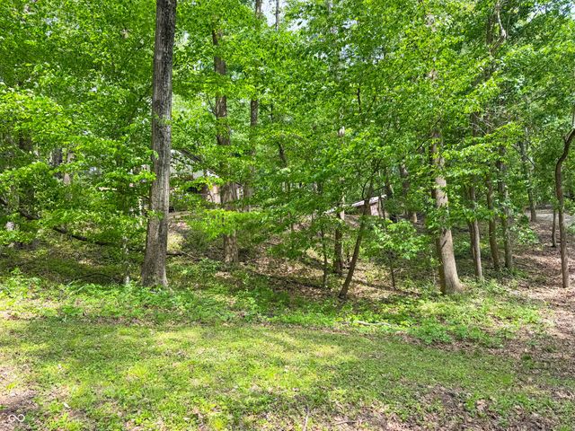 9531 E Tiki Drive, Rockville, IN 47872