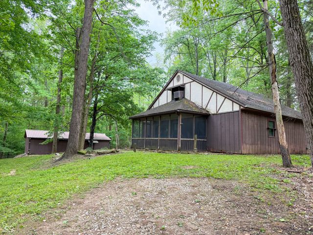 9531 E Tiki Drive, Rockville, IN 47872
