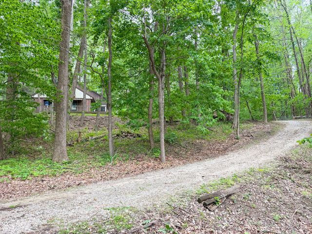 9531 E Tiki Drive, Rockville, IN 47872