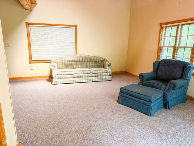 9531 E Tiki Drive, Rockville, IN 47872
