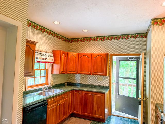 9531 E Tiki Drive, Rockville, IN 47872