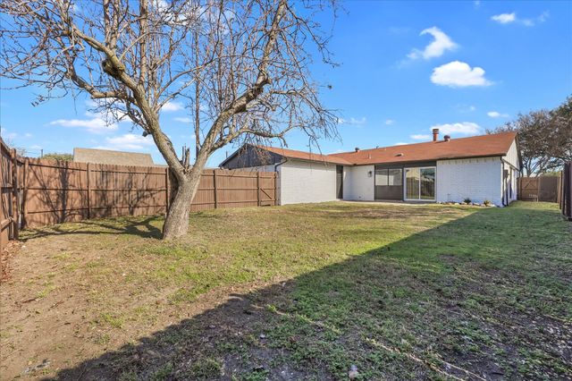 1913 Edna Smith Drive, Garland, TX 75040