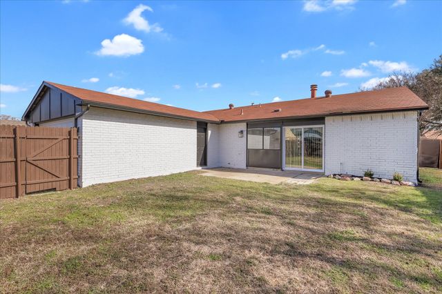 1913 Edna Smith Drive, Garland, TX 75040