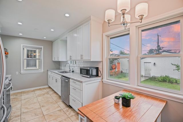 1273 Juno Avenue, Saint Paul, MN 55116