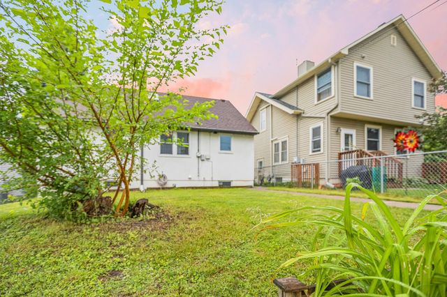 1273 Juno Avenue, Saint Paul, MN 55116
