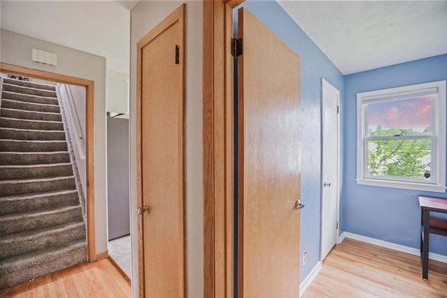 1273 Juno Avenue, Saint Paul, MN 55116