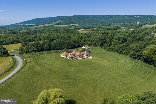 18291 CALUMET LN, Bluemont, VA 20135
