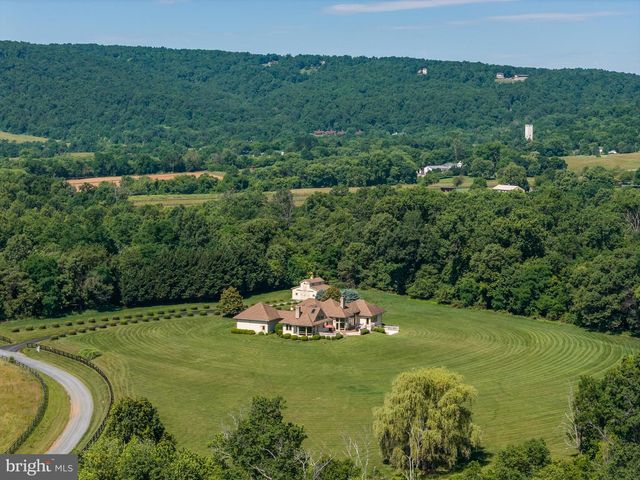 18291 CALUMET LN, Bluemont, VA 20135