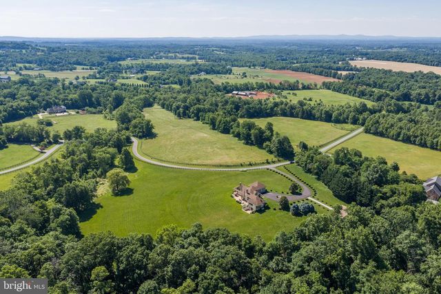 18291 CALUMET LN, Bluemont, VA 20135