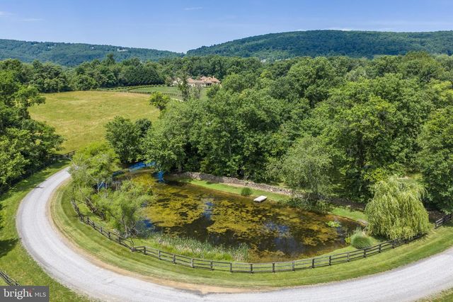 18291 CALUMET LN, Bluemont, VA 20135