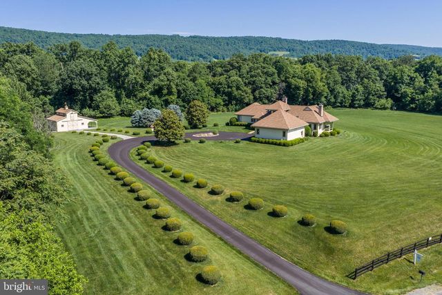 18291 CALUMET LN, Bluemont, VA 20135