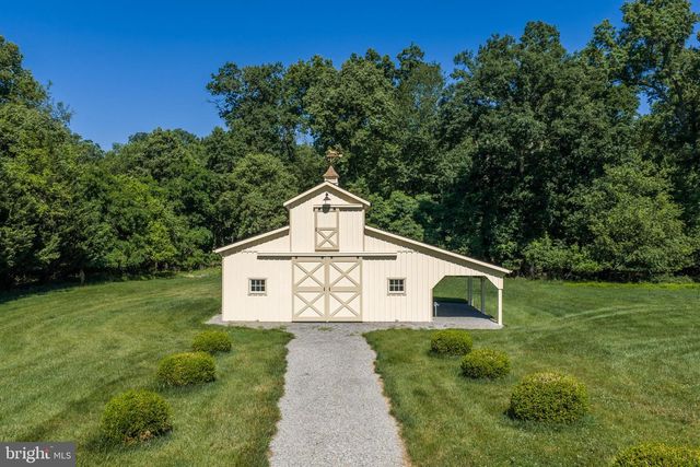 18291 CALUMET LN, Bluemont, VA 20135