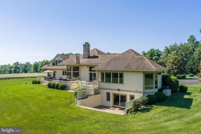 18291 CALUMET LN, Bluemont, VA 20135