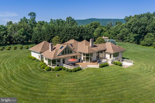 18291 CALUMET LN, Bluemont, VA 20135
