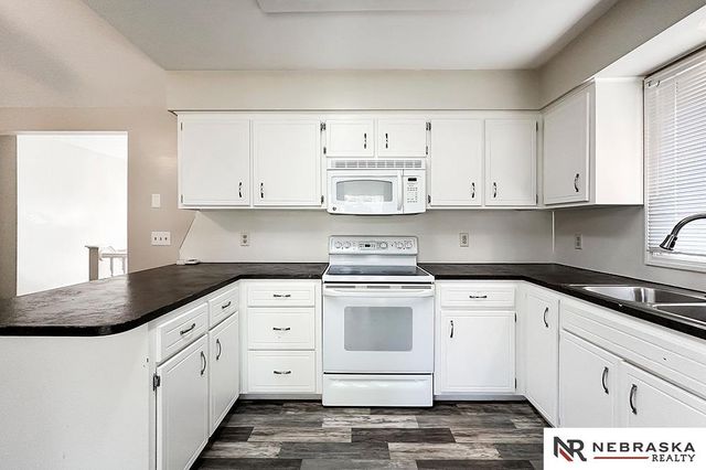 9912 S 9th Avenue, Bellevue, NE 68123