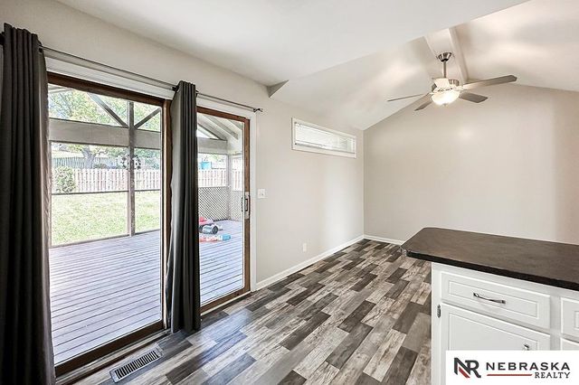 9912 S 9th Avenue, Bellevue, NE 68123