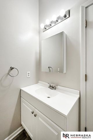 9912 S 9th Avenue, Bellevue, NE 68123