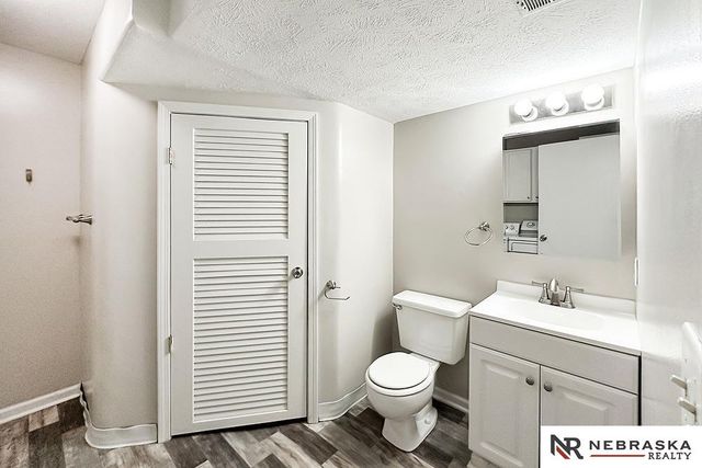 9912 S 9th Avenue, Bellevue, NE 68123