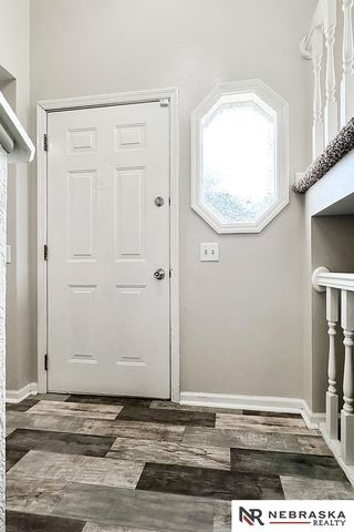 9912 S 9th Avenue, Bellevue, NE 68123