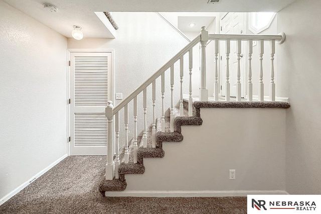 9912 S 9th Avenue, Bellevue, NE 68123