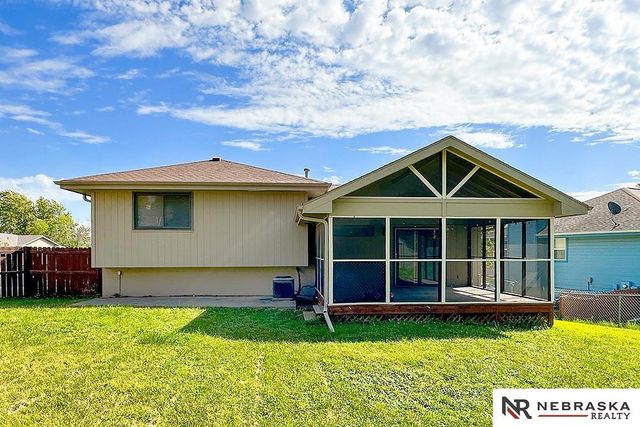 9912 S 9th Avenue, Bellevue, NE 68123