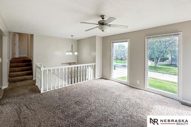 9912 S 9th Avenue, Bellevue, NE 68123