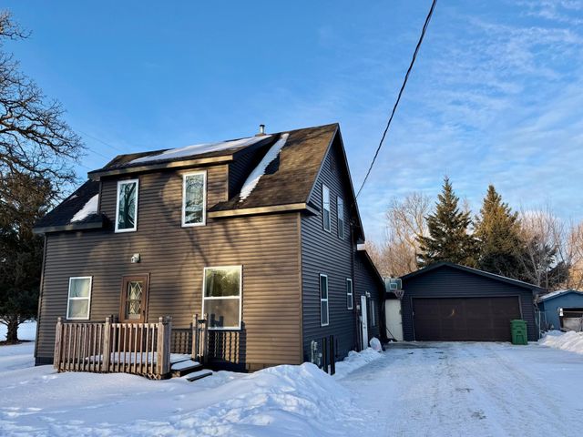 301 7th Avenue SE, Roseau, MN 56751