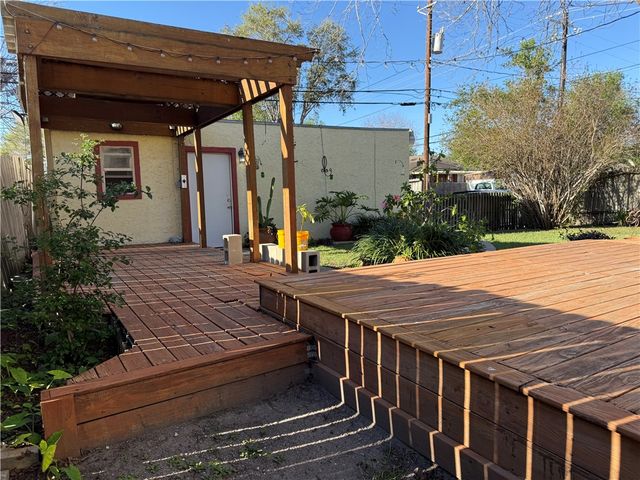 402 Clifford St, Corpus Christi, TX 78404