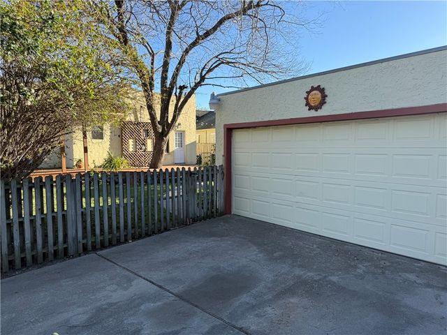 402 Clifford St, Corpus Christi, TX 78404