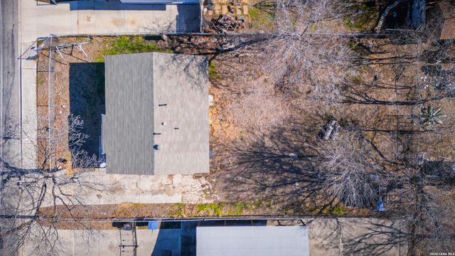 3102 Neptune, San Antonio, TX 78226