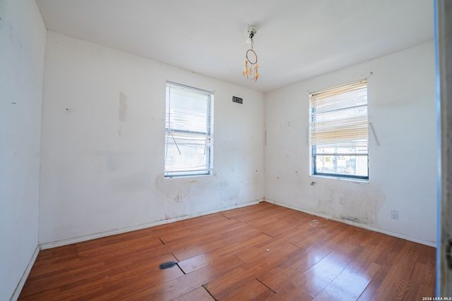 3102 Neptune, San Antonio, TX 78226