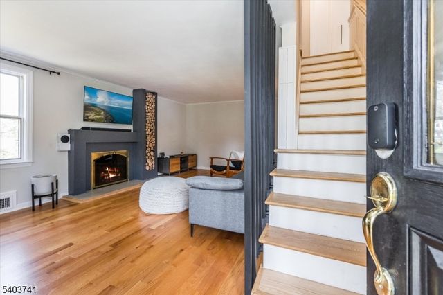 8 Venetia Ave, Cranford Twp., NJ 07016