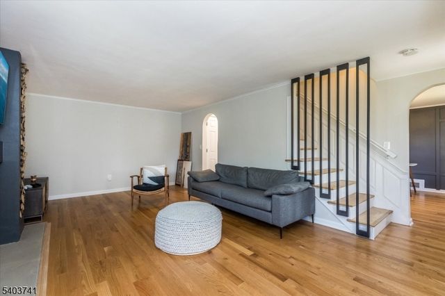 8 Venetia Ave, Cranford Twp., NJ 07016