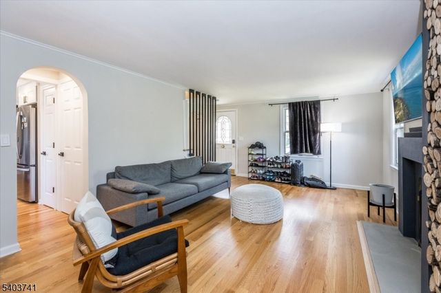 8 Venetia Ave, Cranford Twp., NJ 07016