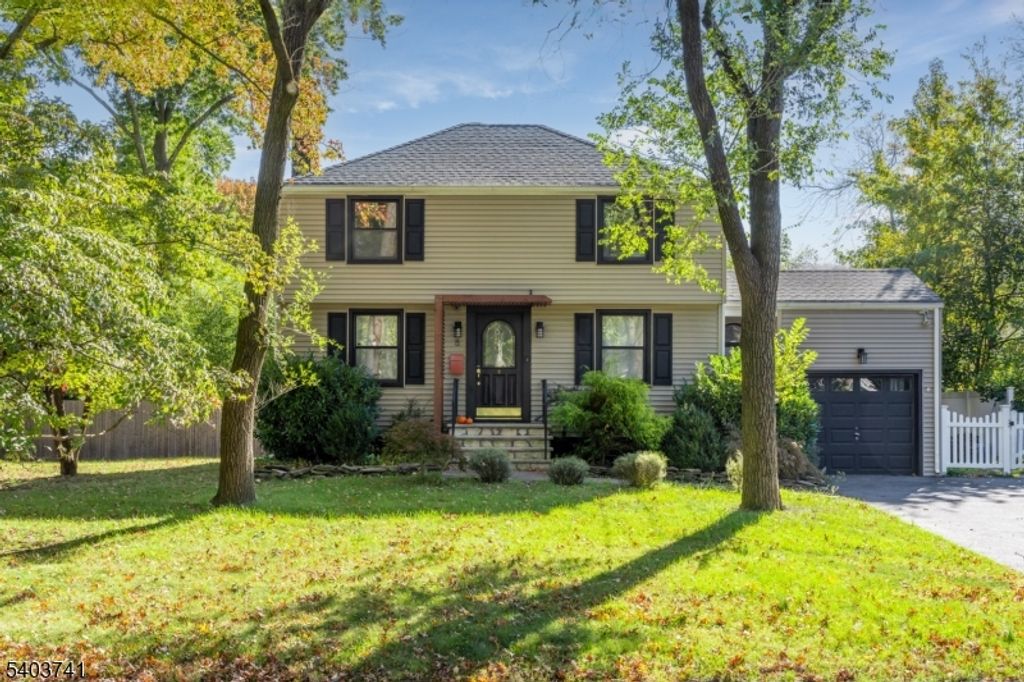 8 Venetia Ave, Cranford Twp., NJ 07016