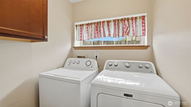 2009 161st Street E, Tacoma, WA 98445