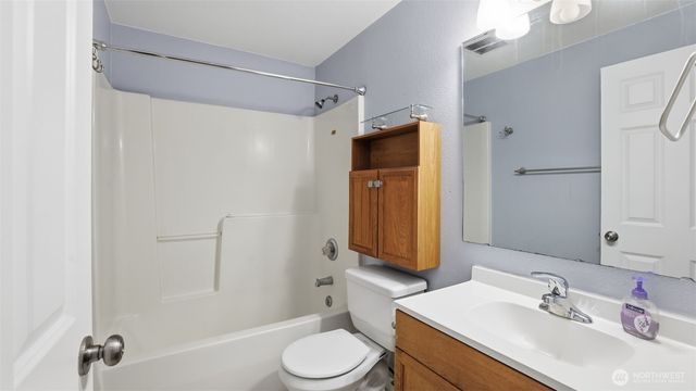 2009 161st Street E, Tacoma, WA 98445